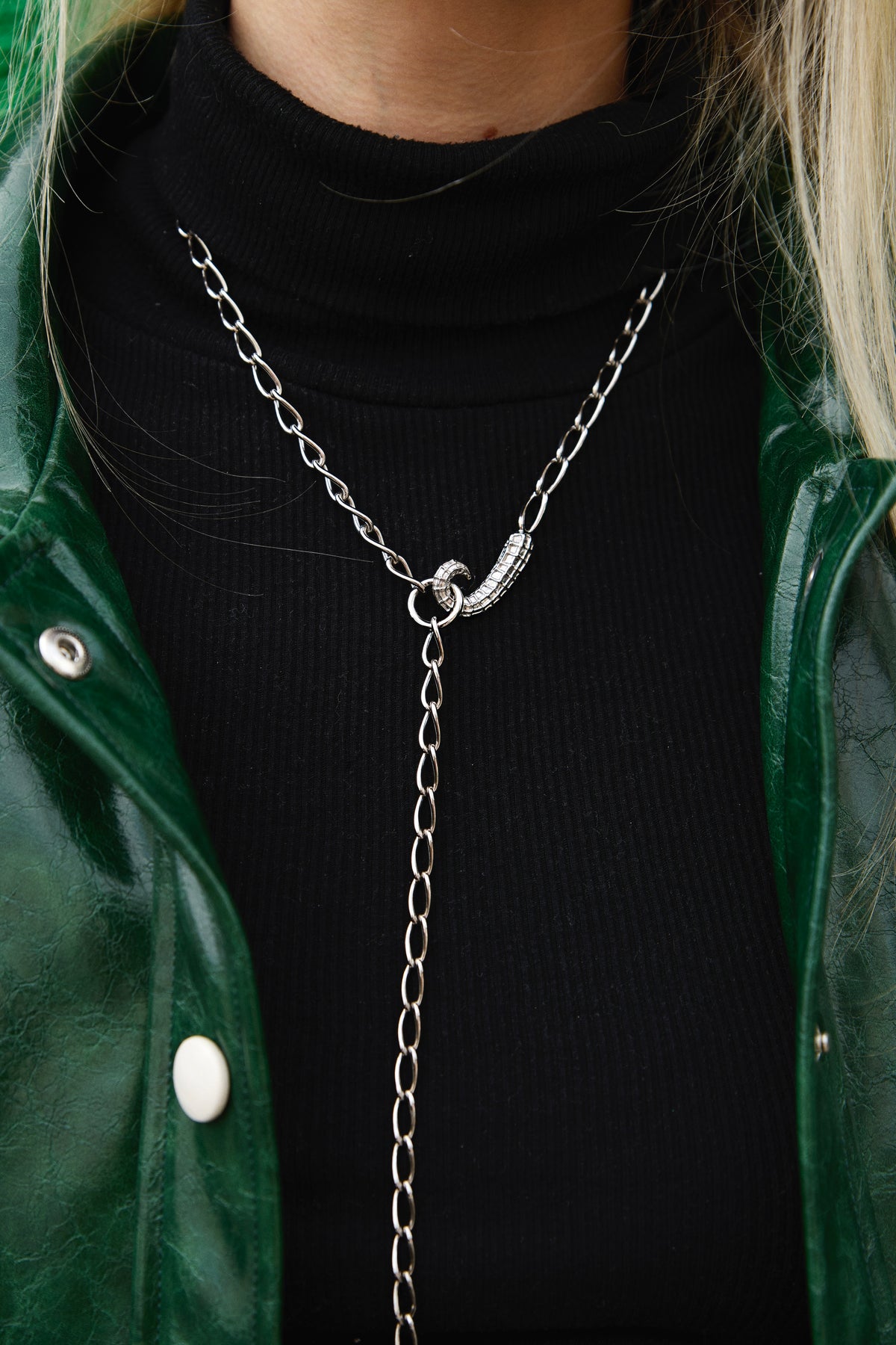 Feggeri Ippos Sterling Silver Chunky Chain Necklace worn by a model